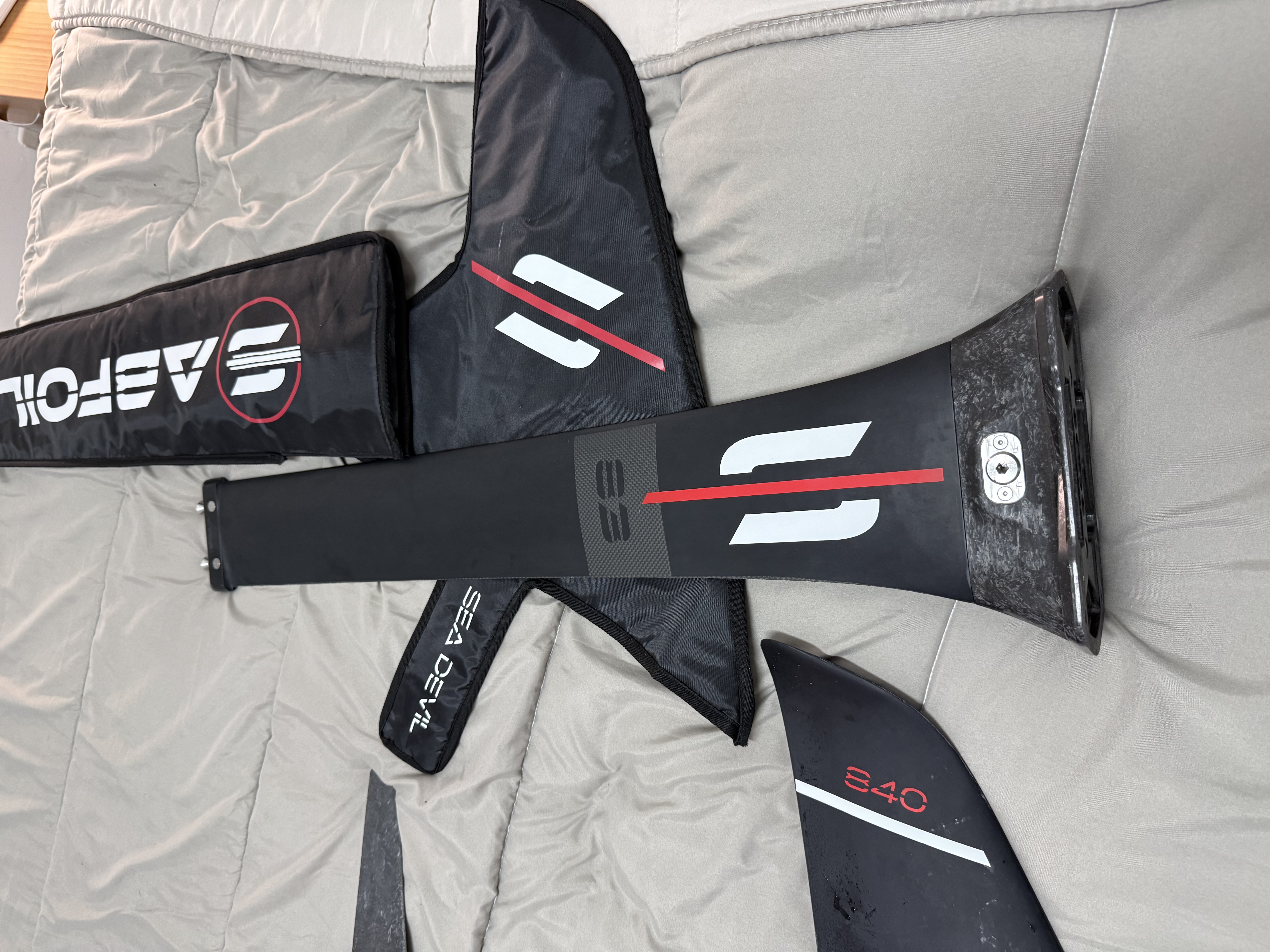Sabfoil Sea Devil 840 Full Set + Mast Kraken 83 cm + cover