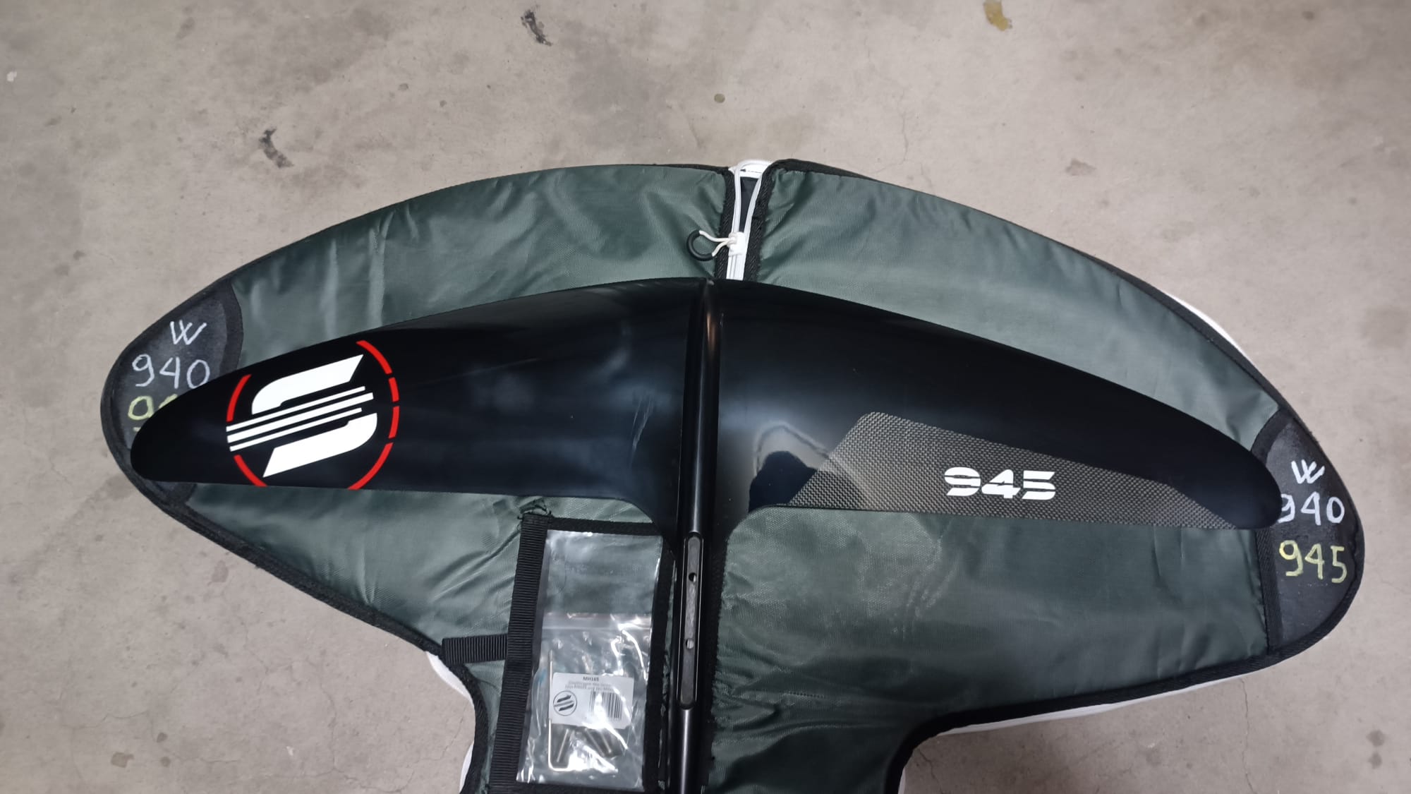 Front wind/wing FW 945