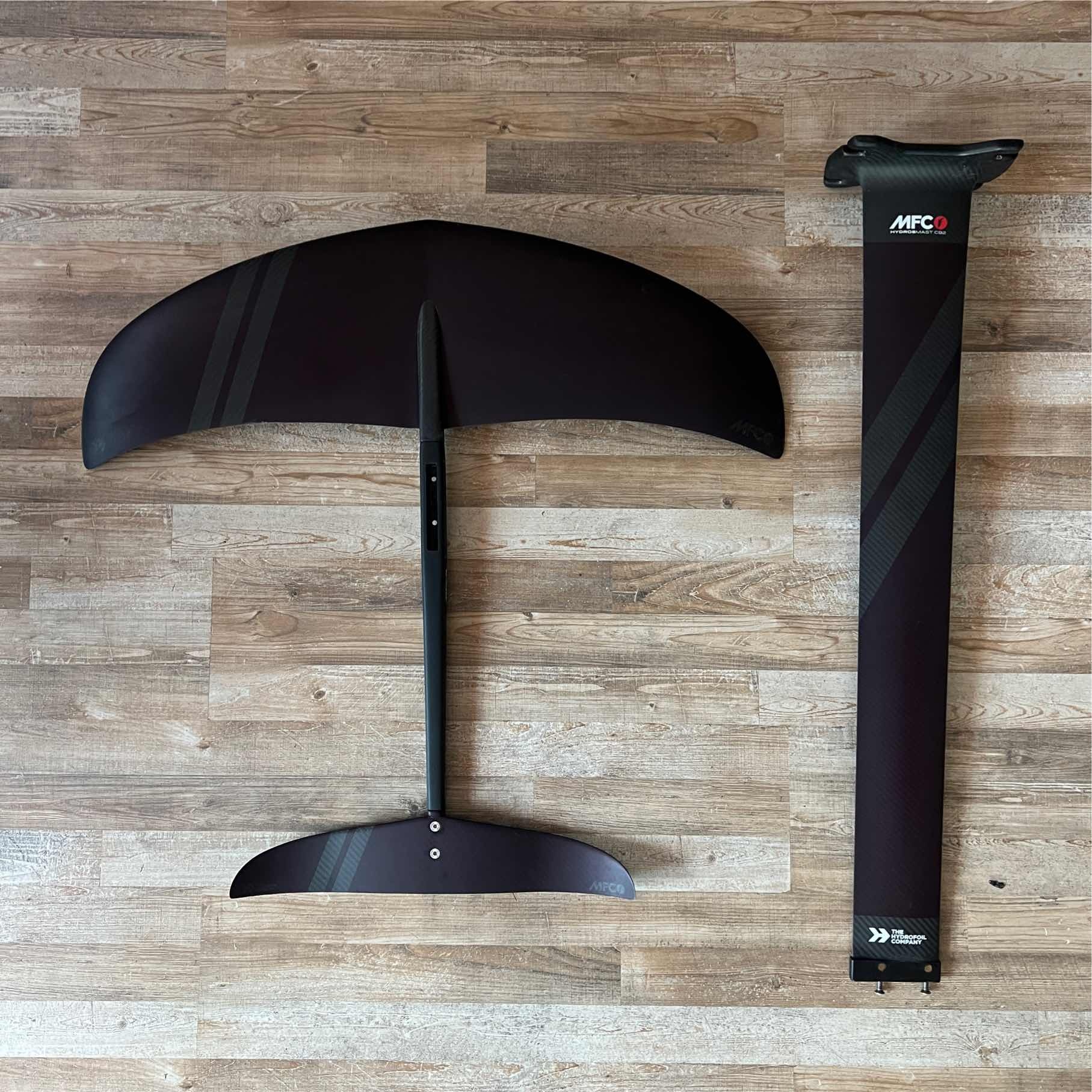 MFC Hydros 1600 Pack Mast 92