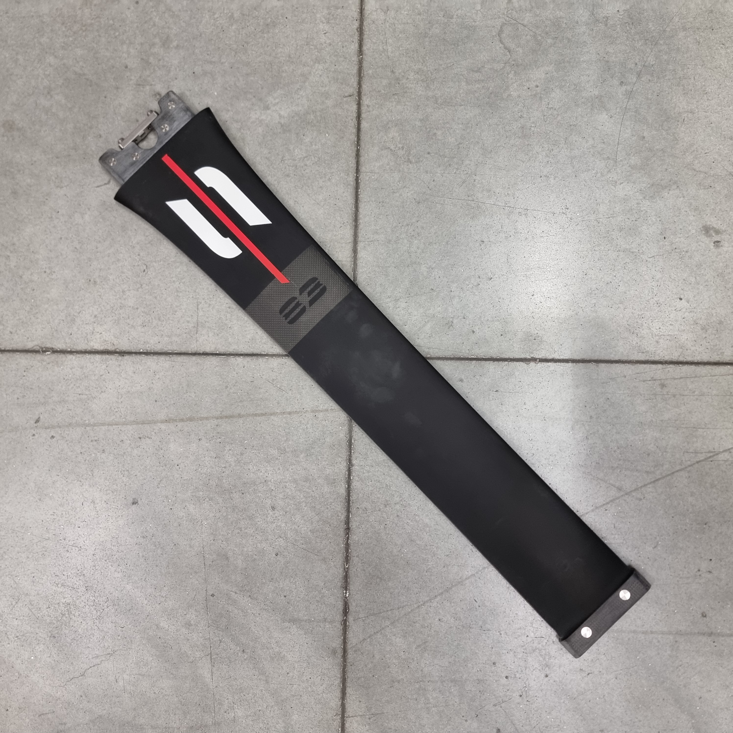 Kraken Mast 83 - Restored Sabfoil 2025 - ref: 0009