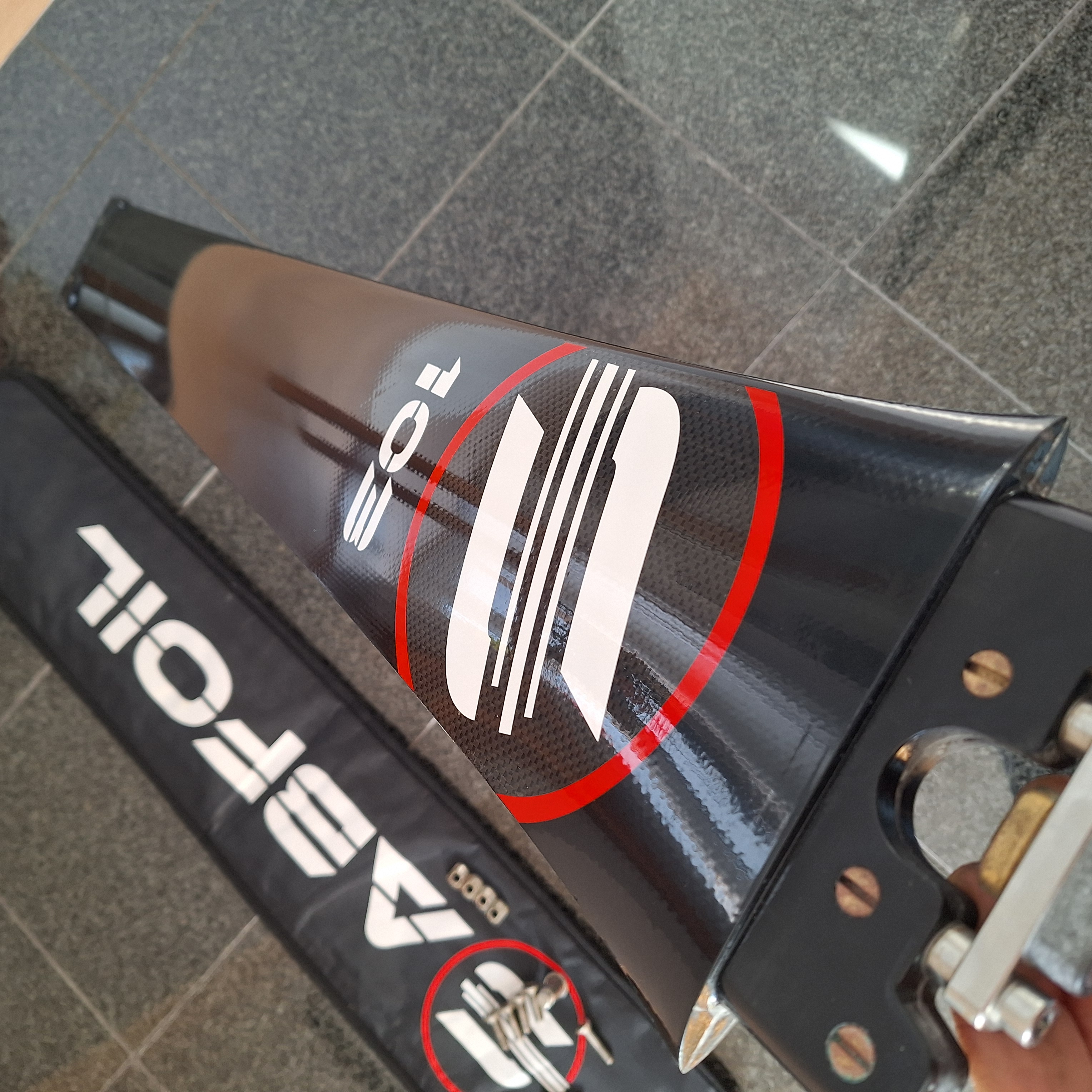 Mast M103K und Mastfuß/ Railplate Carbon CP02K