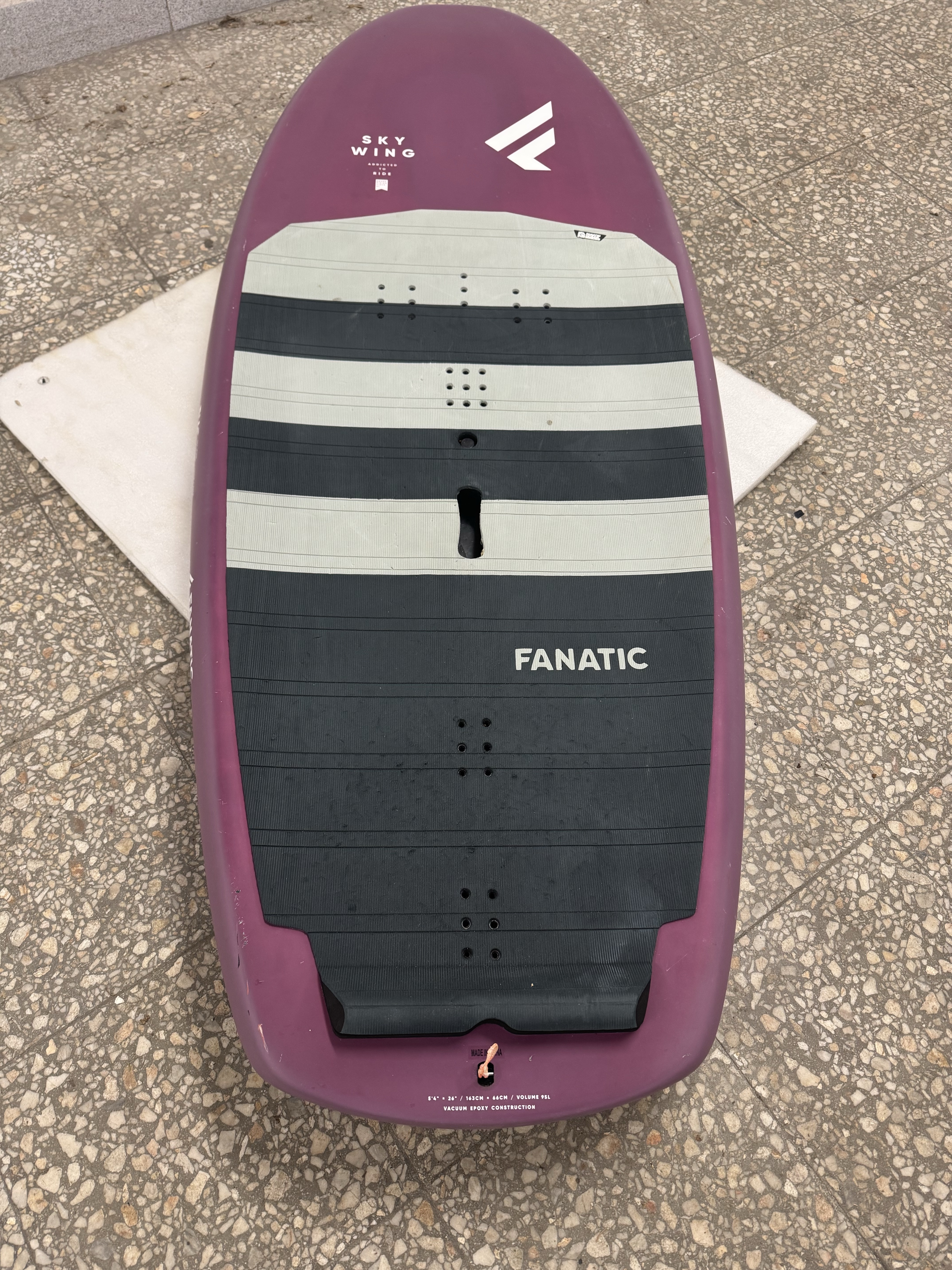 Fanatic Sky Wing 5”4’ - 95l