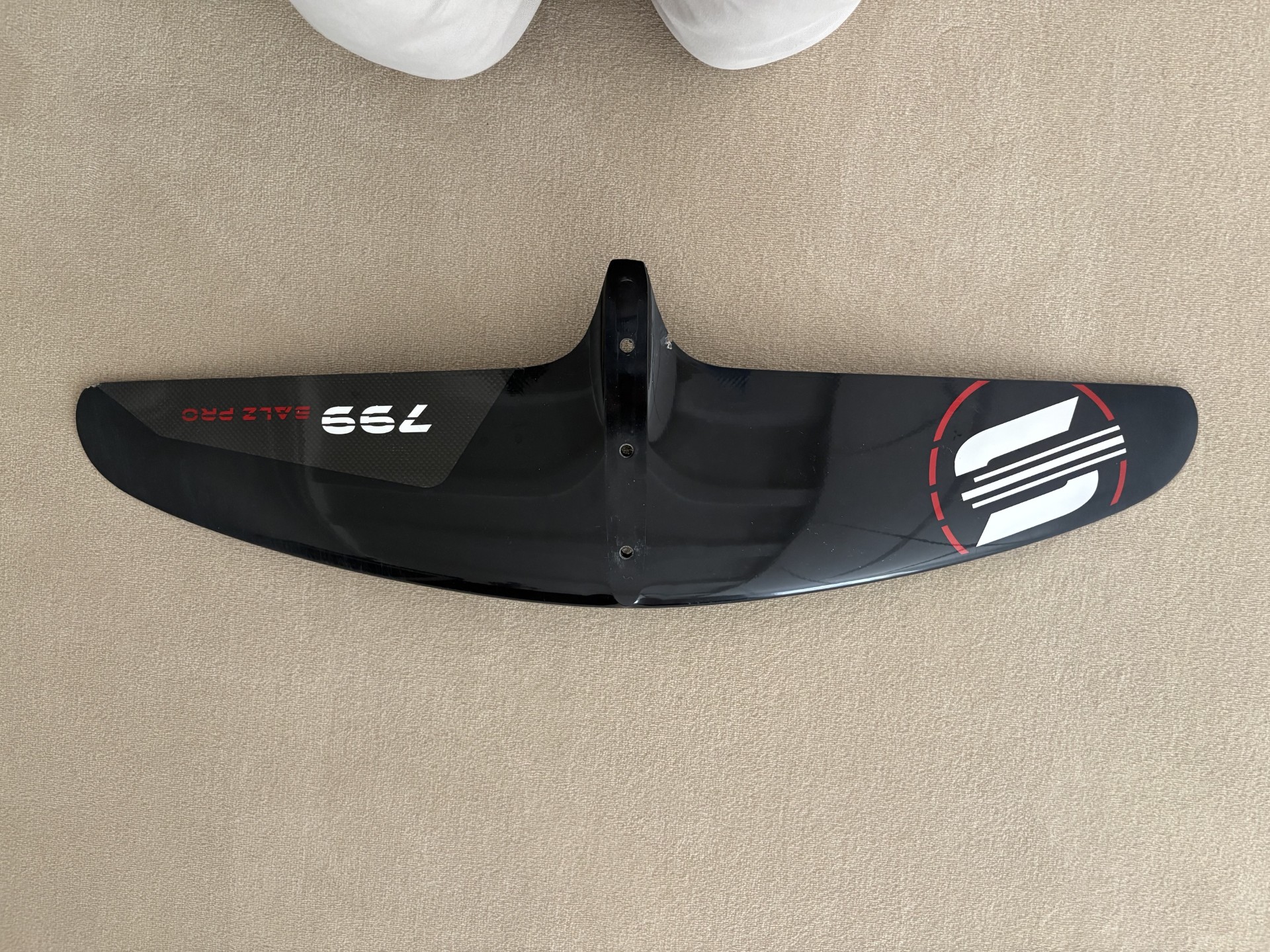Front wing 799