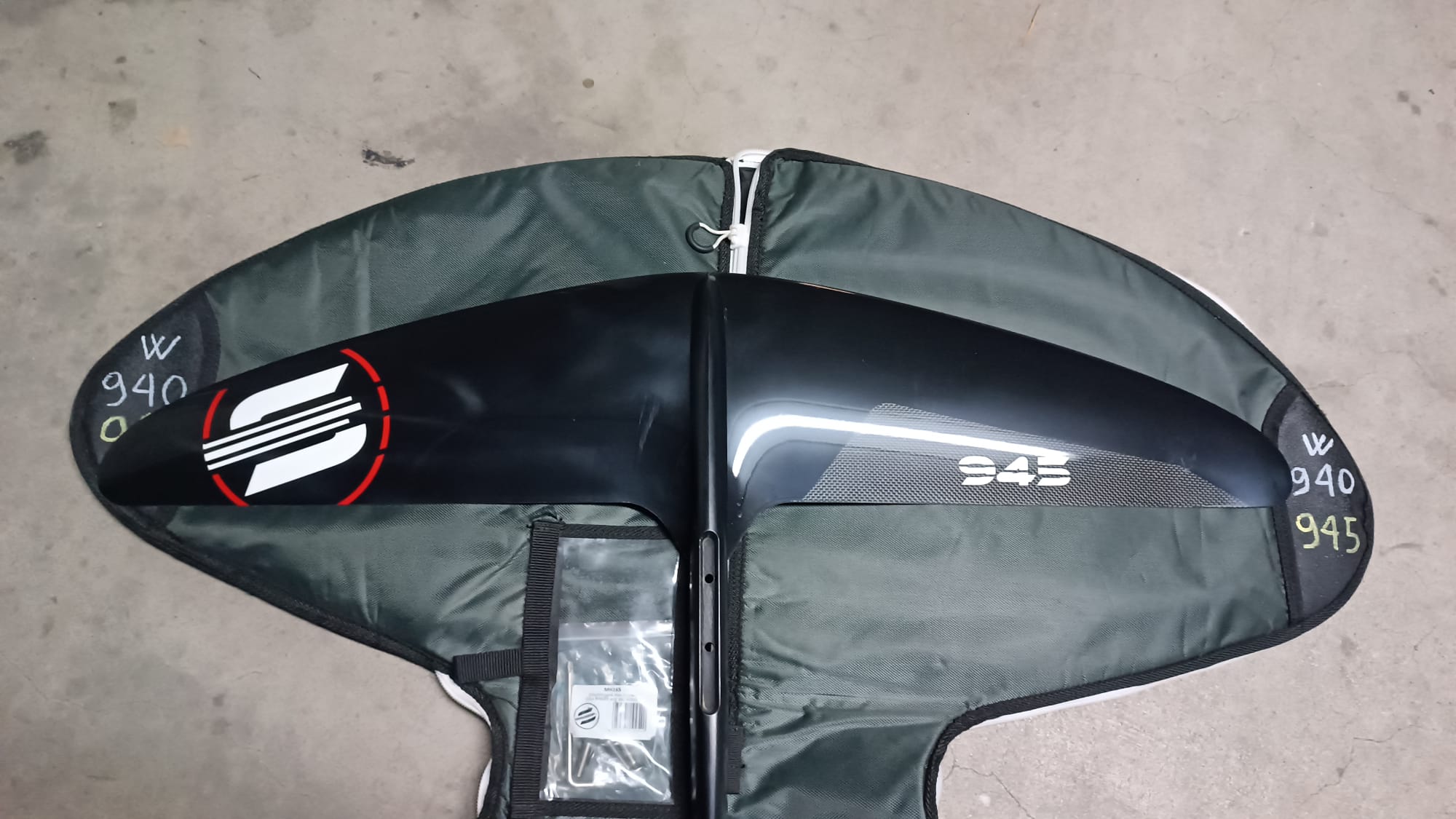 Front wind/wing FW 945