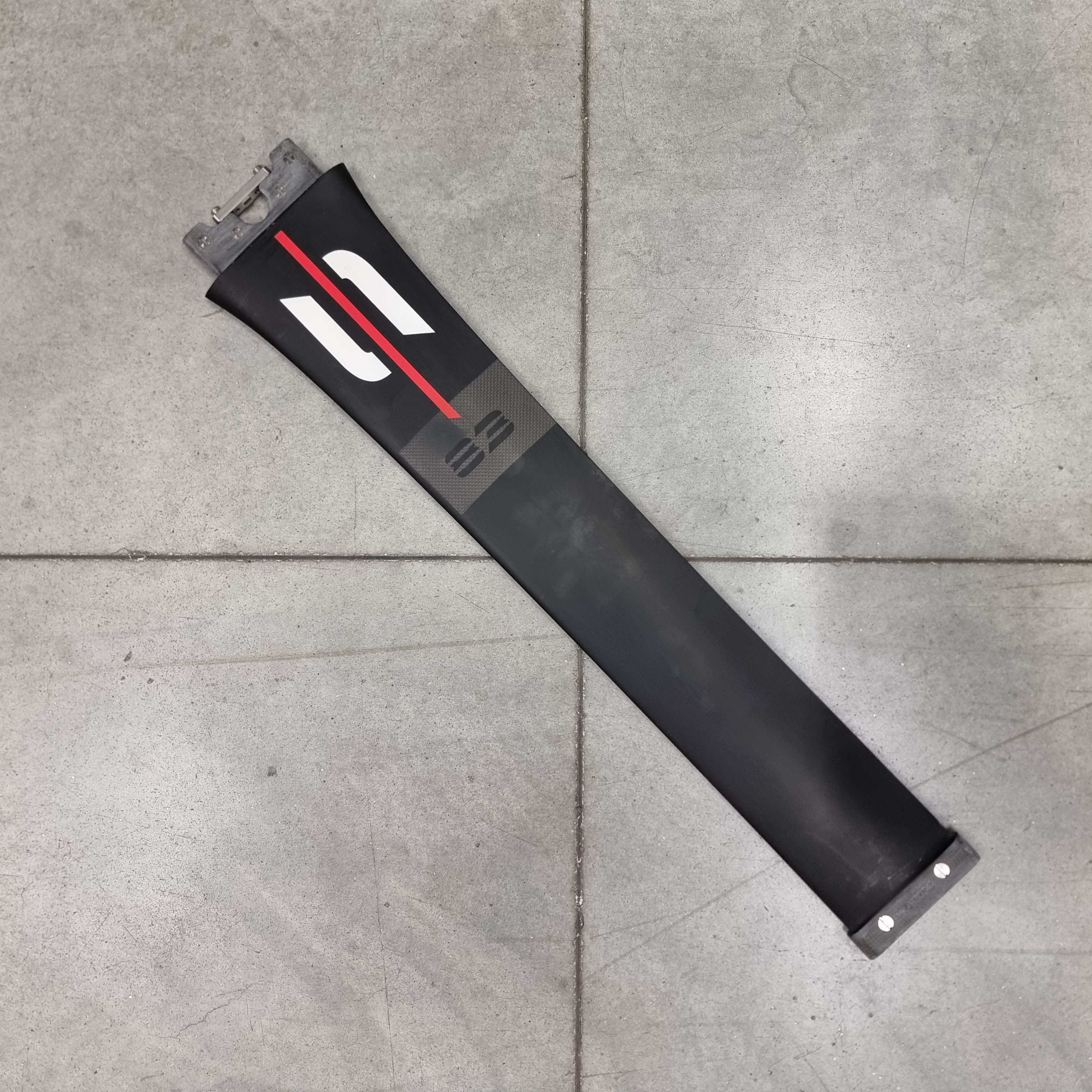 Kraken Mast 83 - Restored Sabfoil 2025 - ref: 0009