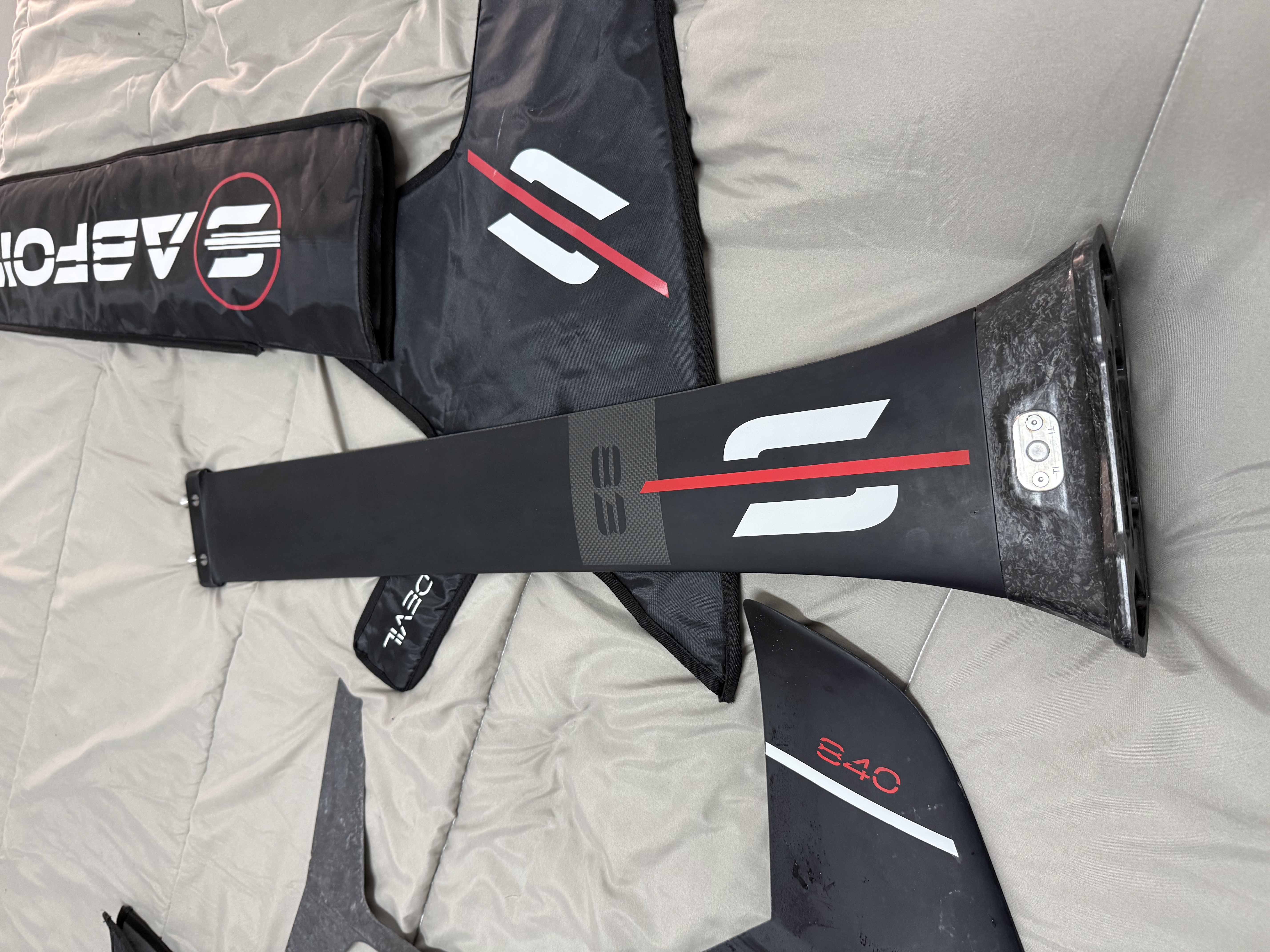 Sabfoil Sea Devil 840 Full Set + Mast Kraken 83 cm + cover