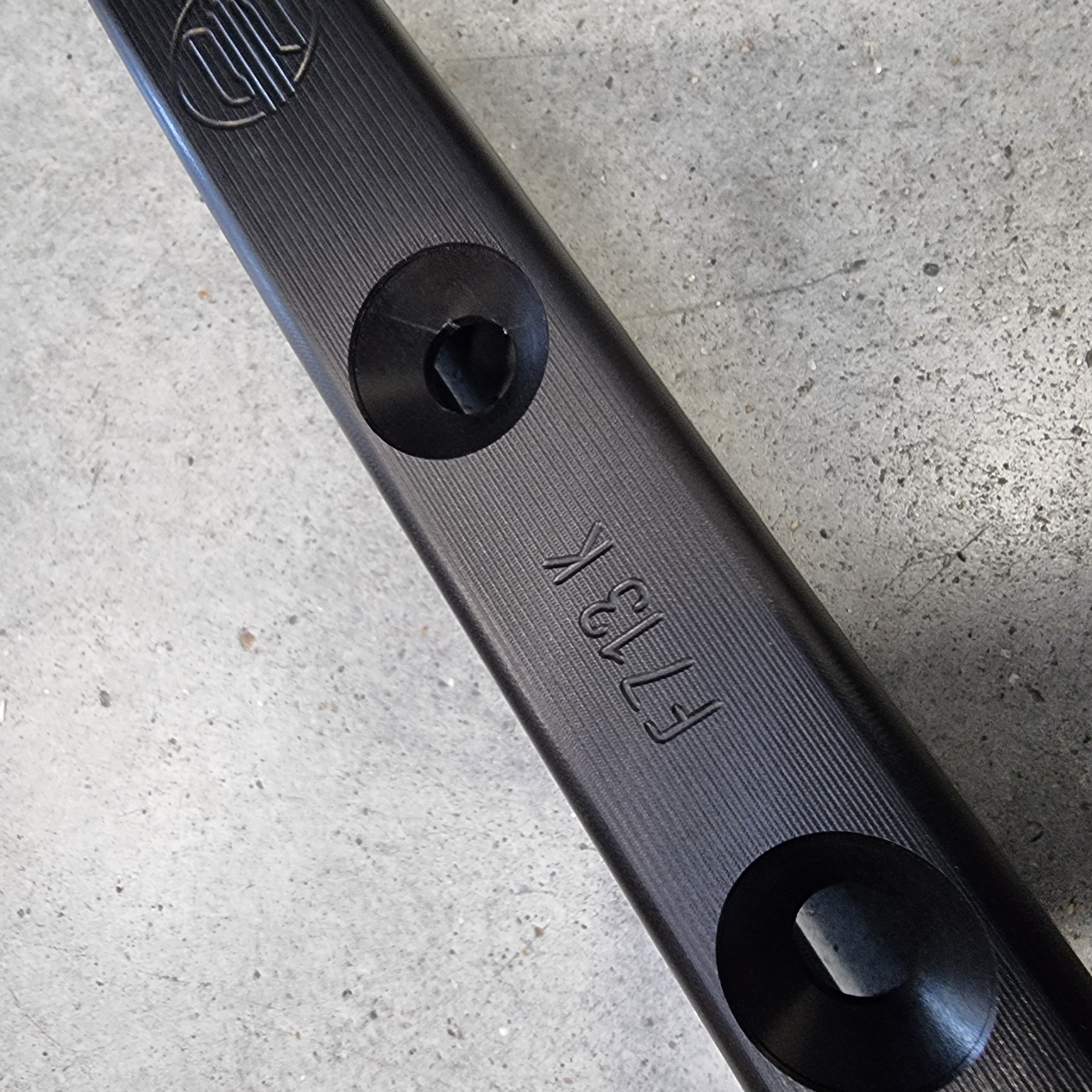 Fuselage F713K (T6 front - R8 mast) - Sabfoil Kraken - ref: 0040