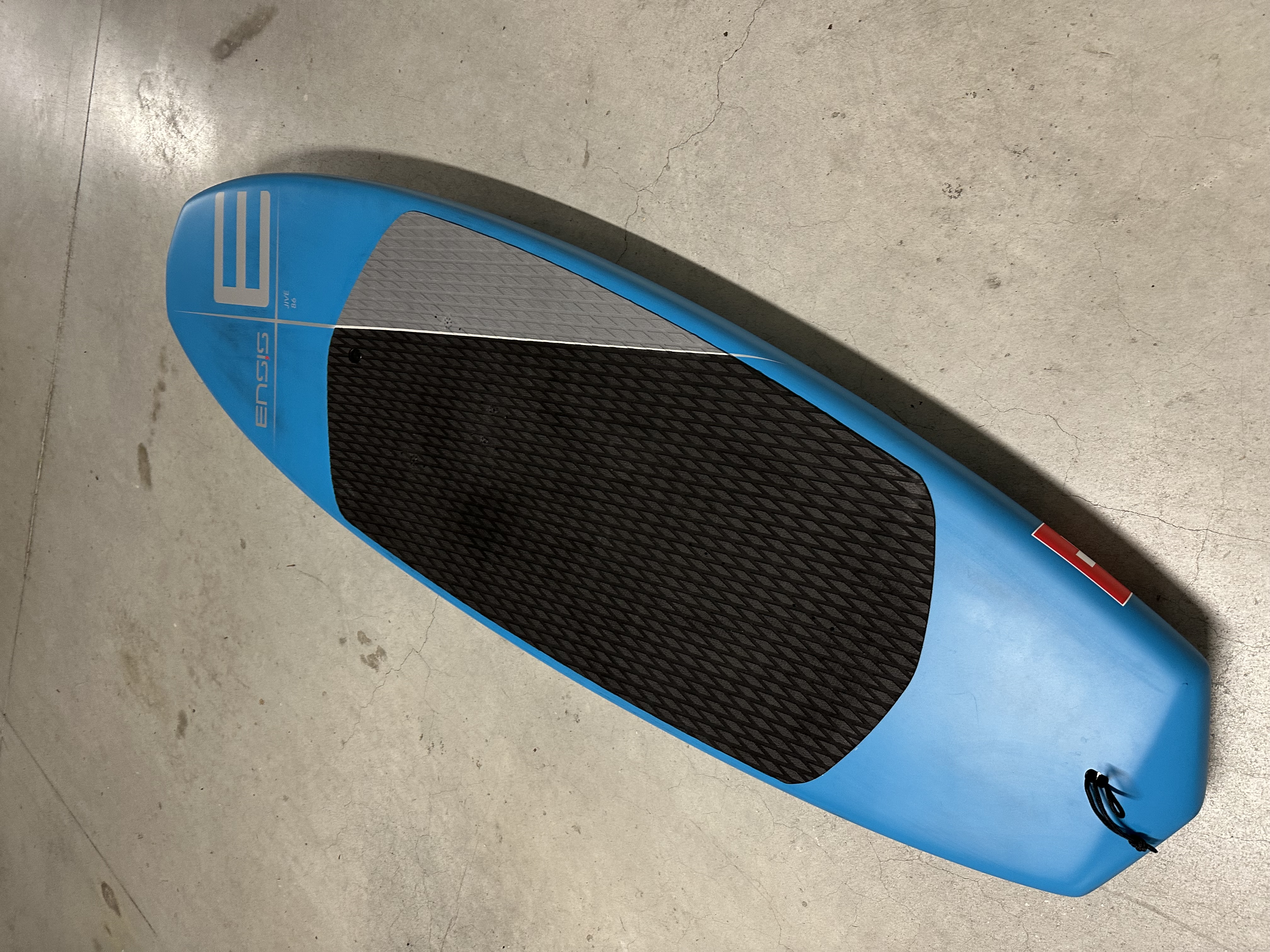 Tavola mid-length Ensis Jive 86 litri per wingfoil e parawing - modello 2025/26