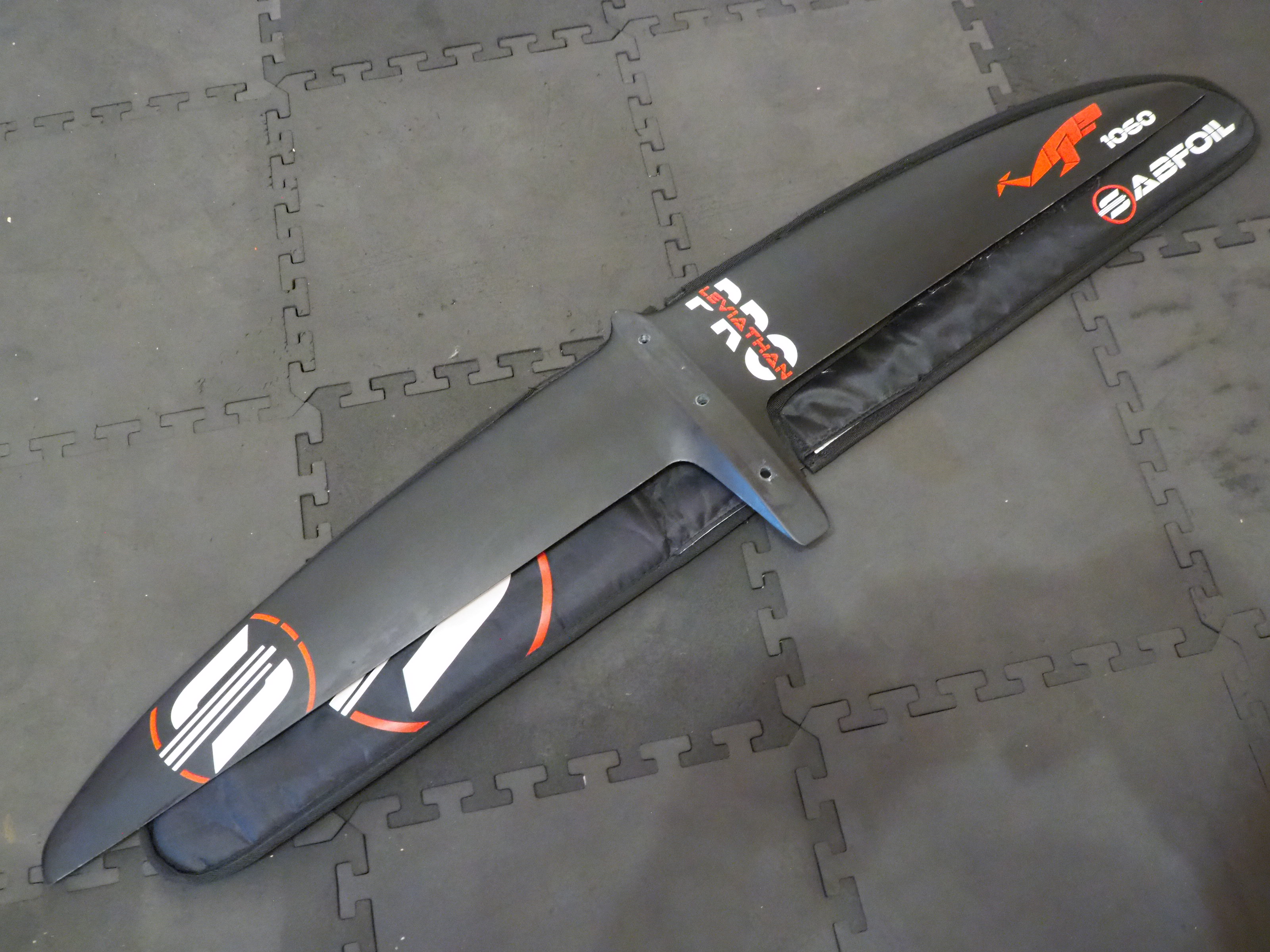 SABFOIL LEVIATHAN PRO 1060 Front Wing – Wingfoil / Downwind