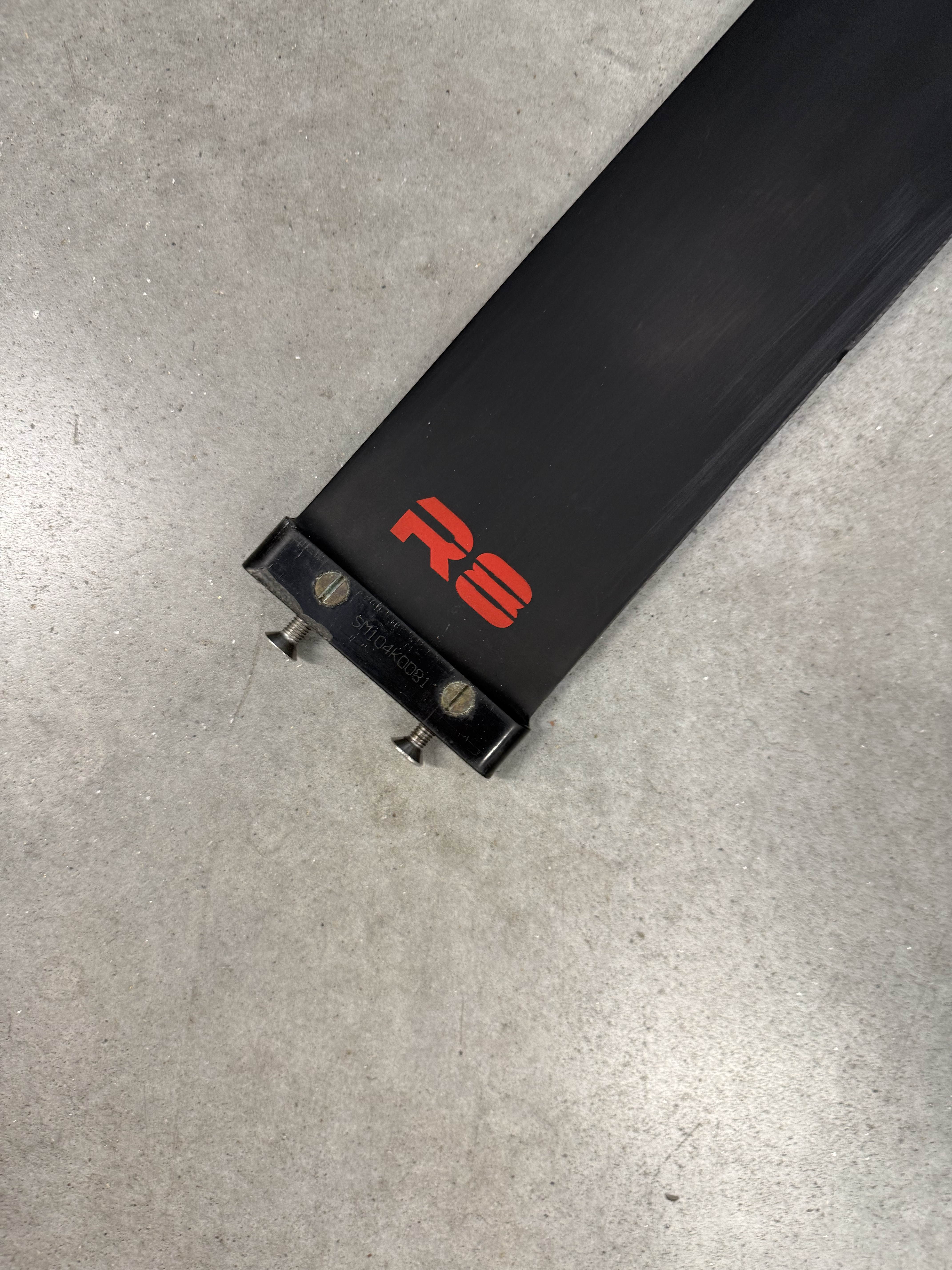 UHM Mast 104 (R8) Red Devil - ref:020