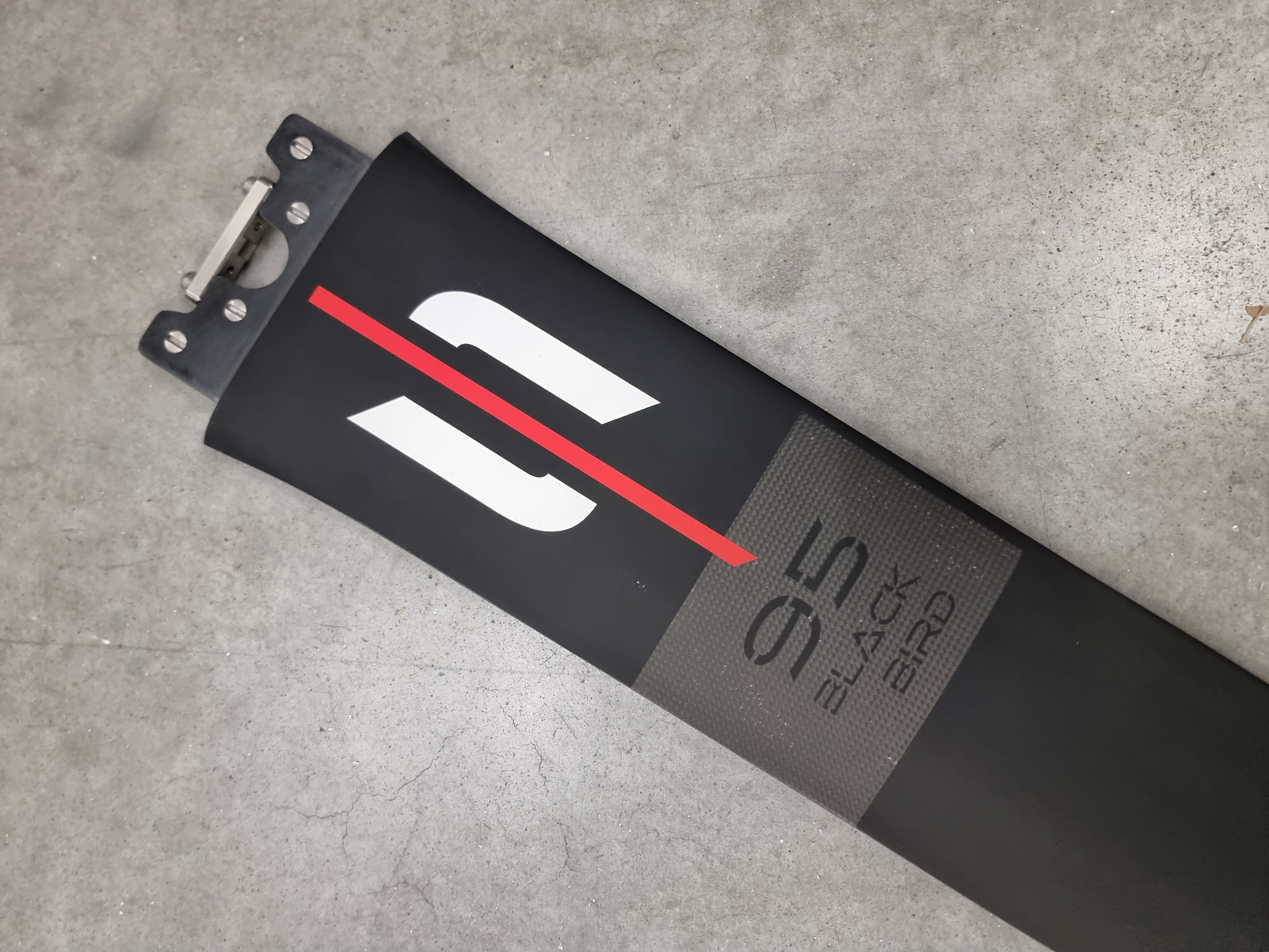 Blackbird 95 Mast + Carbon Plate – B-grade 2026 - ref:020