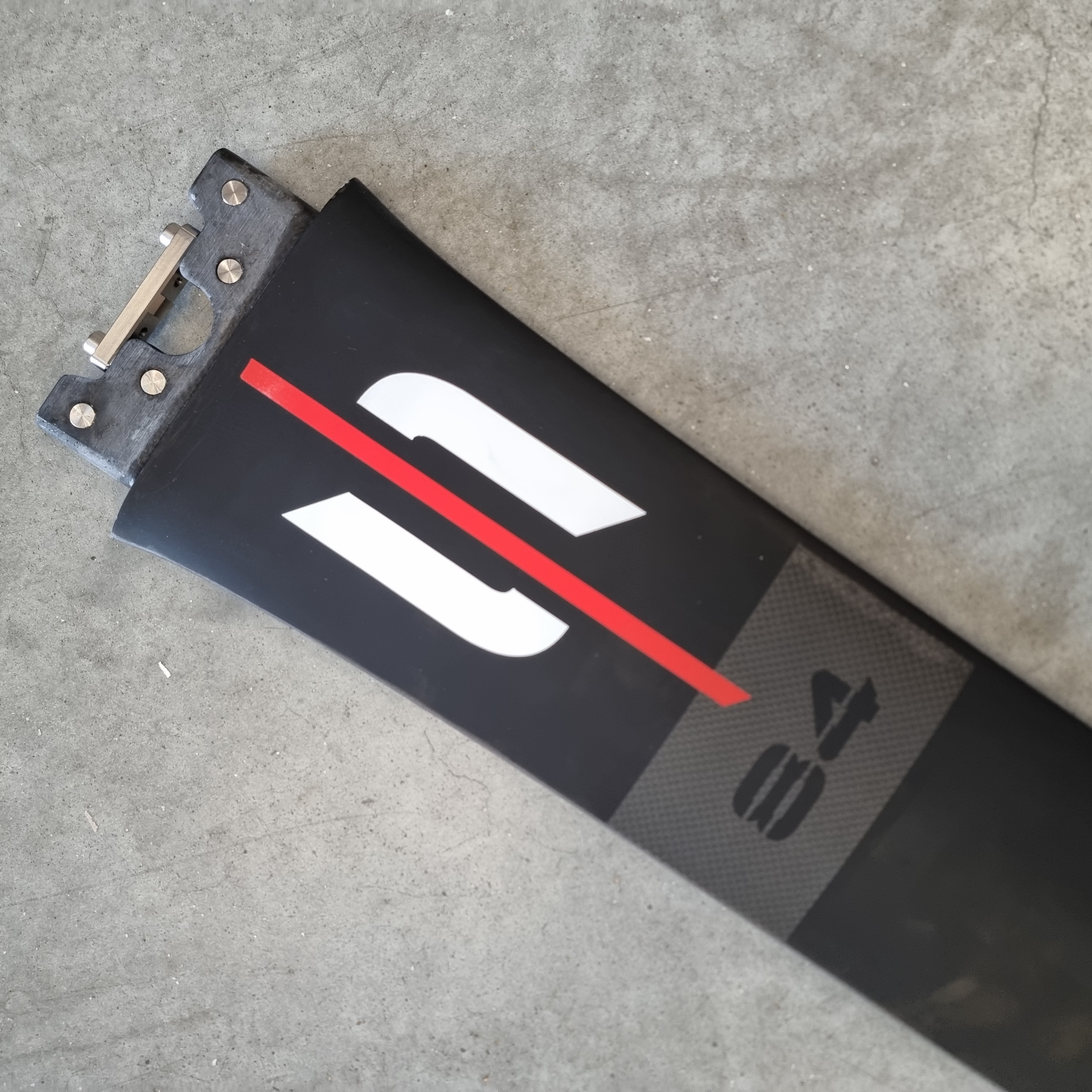 Red Devil 84 UHM Mast (R8) - 2025 restored - ref 0039