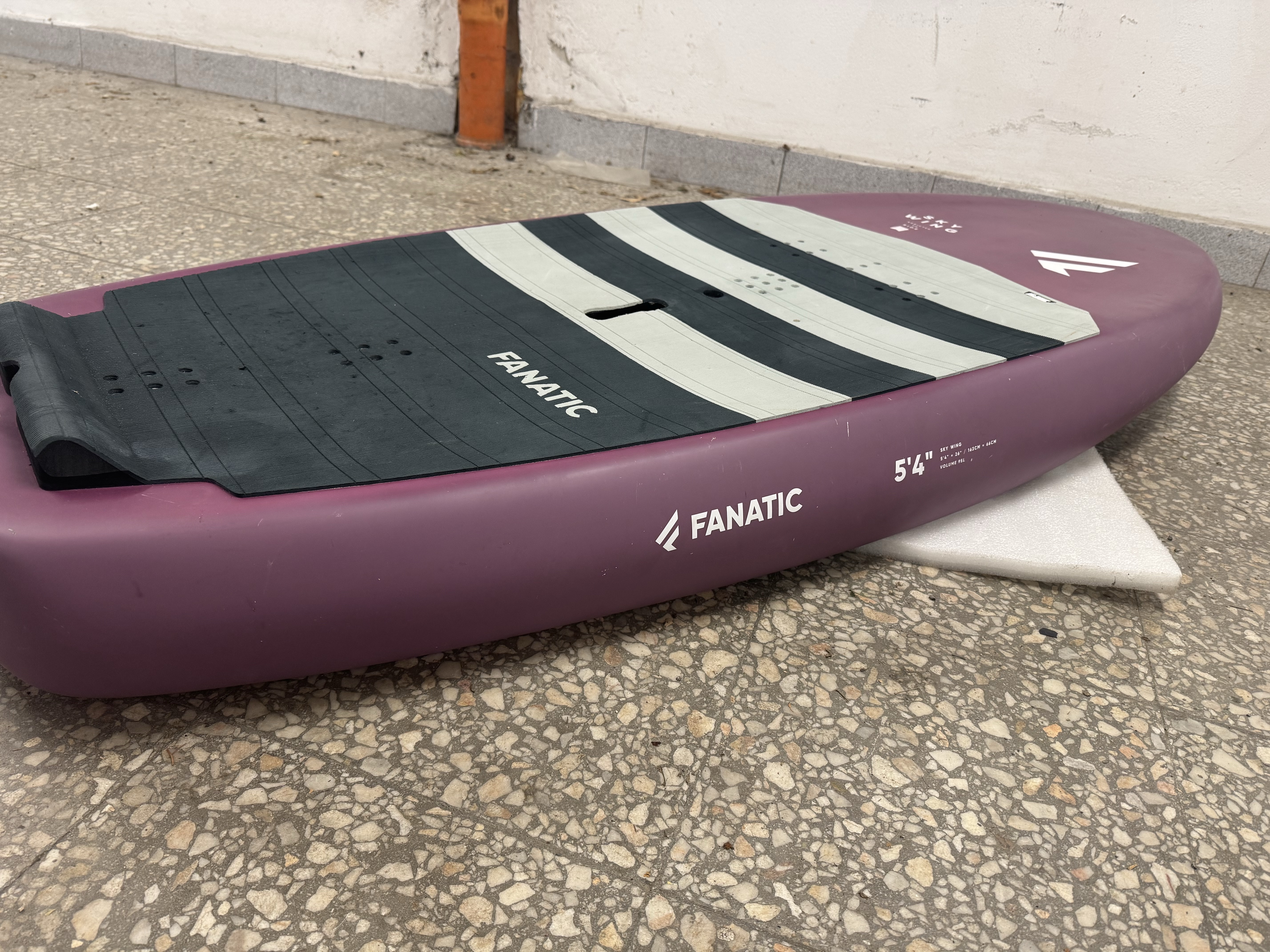 Fanatic Sky Wing 5”4’ - 95l