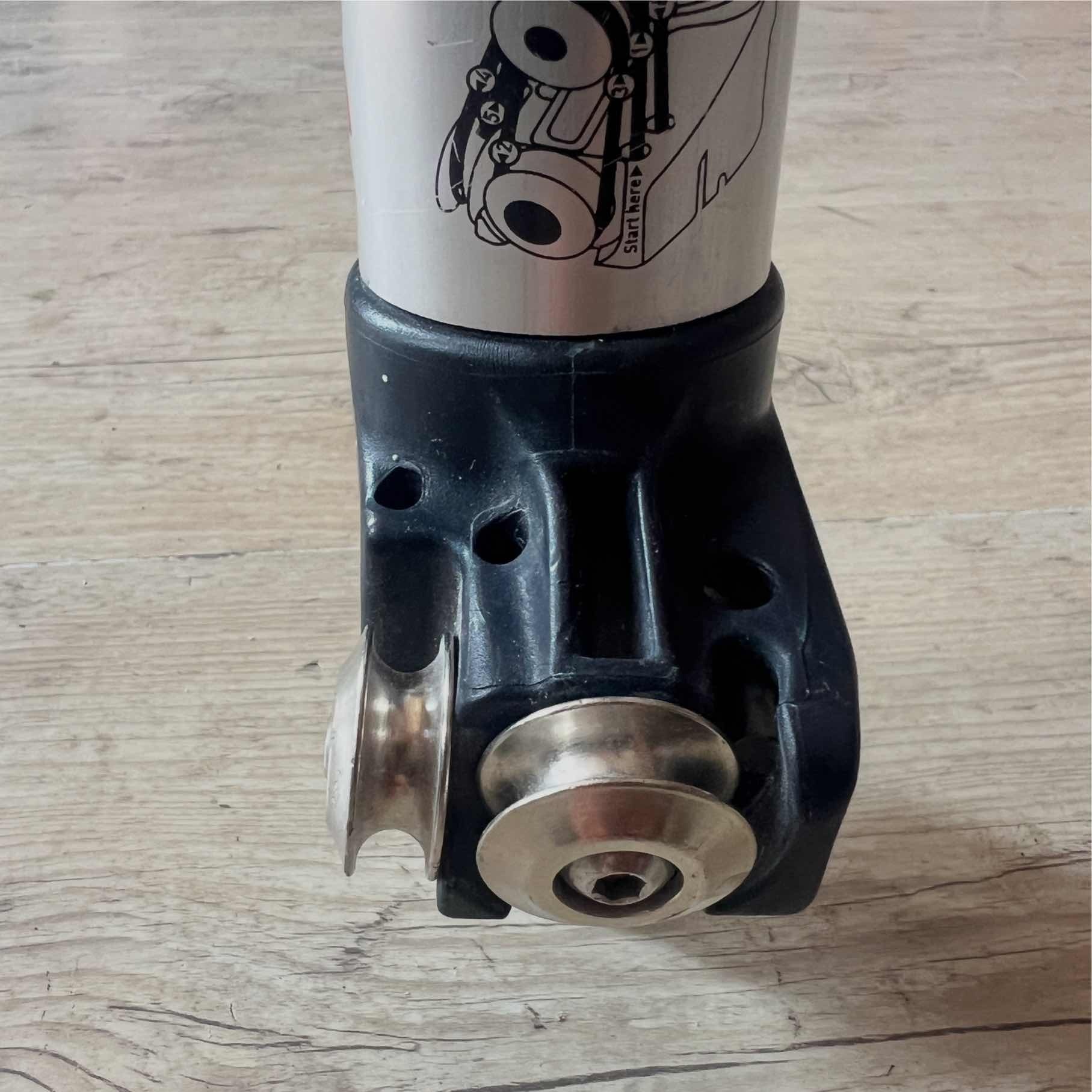 North Sails Uni.XT Shox SDM 42 + mast base